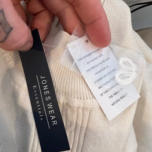 NWT VINTAGE Silk Blend Mock Neck Cream Short Sleeve Sweater Womens Small - Picture 6 of 6